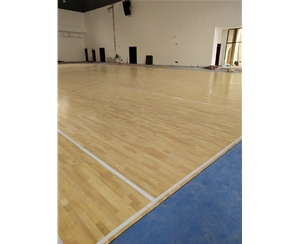 貴州平塘縣文體中心運動木地板施工